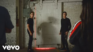 Max &amp; Harvey - Trade Hearts