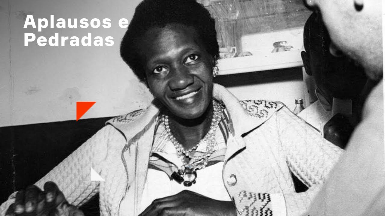 Carolina | 5. Aplausos e Pedradas