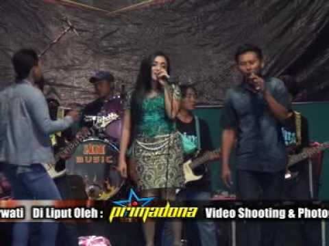 DINDING KACA Deviana Safara