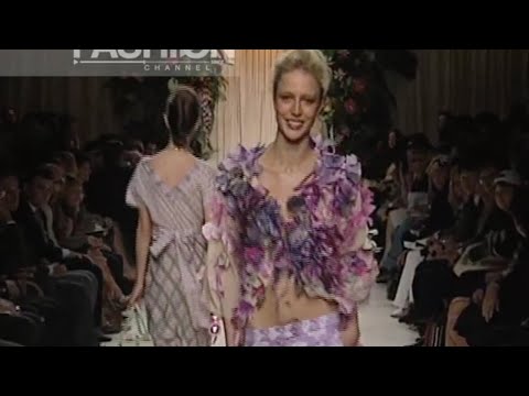 MOSCHINO CHEAP&CHIC Spring Summer 2005 Milan Pret a Porter by Fashion Channel