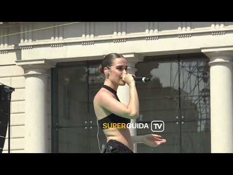 Clara canta "Origami all'alba", una delle canzoni di Mare Fuori #marefuori