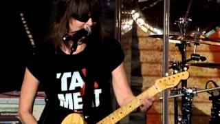 Chrisse Hynde and the Pretenders - Love&#39;s a Mystery (Live at Farm Aid 2008)