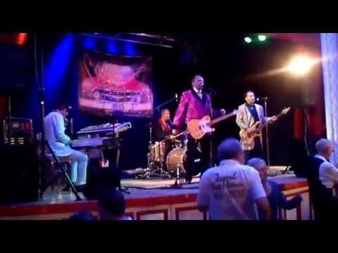 Cagey Strings  Nov. 2014 im Waldheim:  Runaround Sue