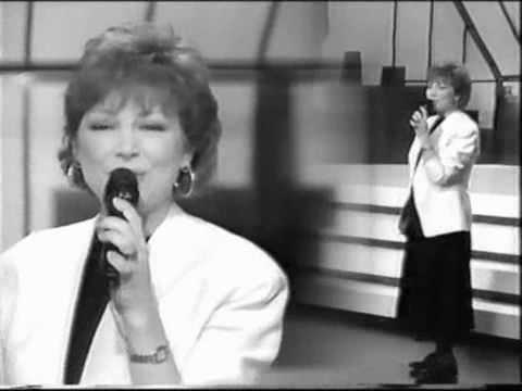 Eurovision 1977 France Marie Myriam "L'Oiseau Et L'Enfant" (Different version)