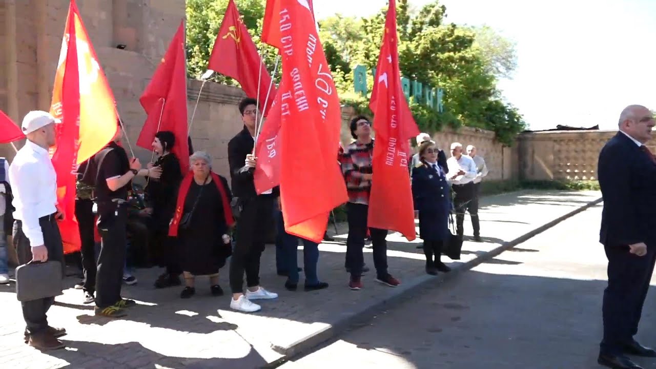 #Ուղիղ․Պաշտոնյաները հարգանքի տուրք են մատուցում Հայրենական մեծ պատերազմի մասնակիցներին