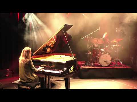 Duo Improvisation Wiebke Schröder and Sebastian Metken at Lagerhalle Osnabrück