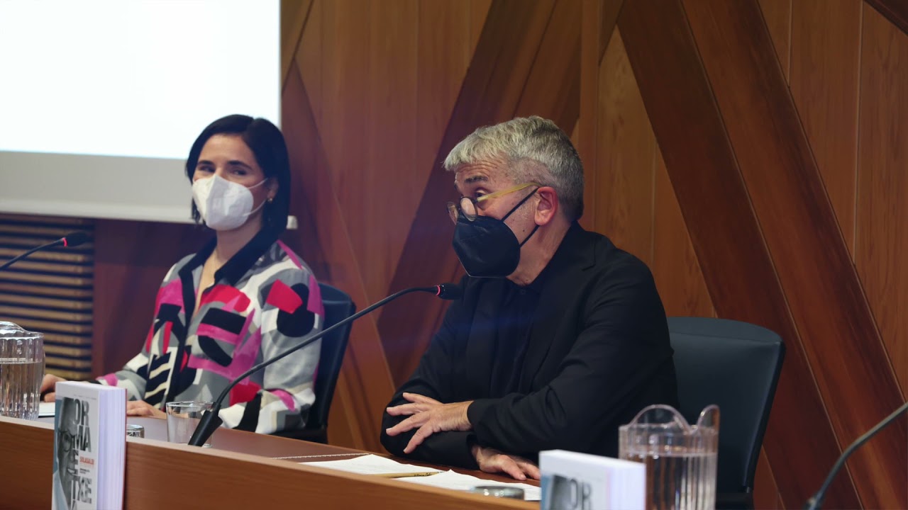 La presentación de la biografía de Ormaetxea en imágenes y fotografías