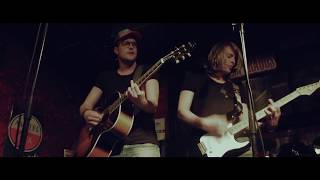 'Desert Noises' EP Release The Looks