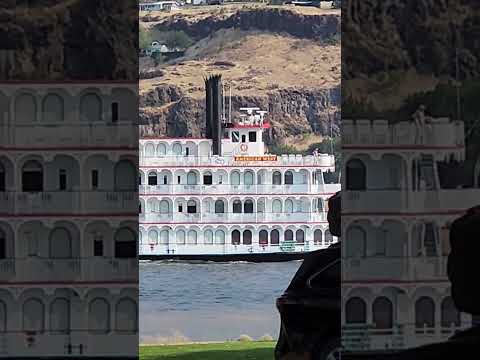cruise boat