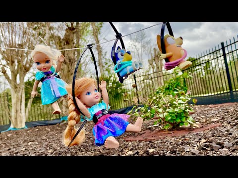 Zipline ! Elsa & Anna toddlers - Bluey and Bingo - fun adventure - Bluey toys