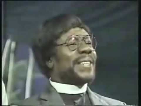 Oliver at Large - Irreverent Reverend (Full Episode) | Jet Star Music