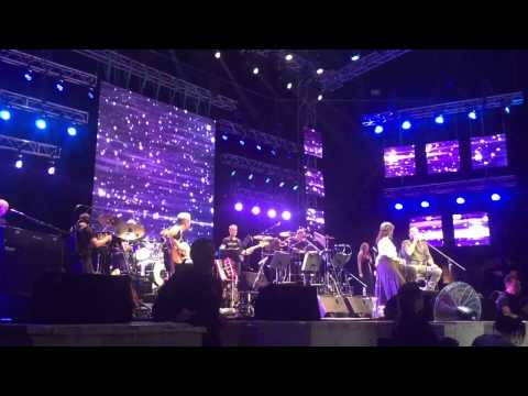 גלי עטרי בערב ניפלא ומרגש באפי קיסריה