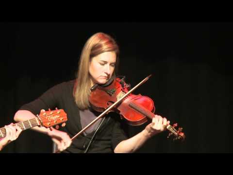 Traditional Irish Music from LiveTrad.com: Cherish The Ladies Clip 3
