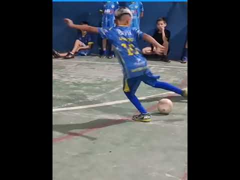 Ação e reação #X1 #futsal #crianças #dribles #gol