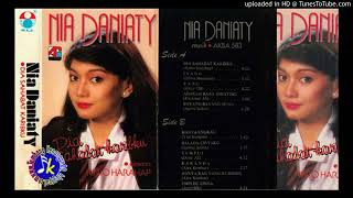 Download lagu Nia Daniati _-_ Album_-_ Dia sahabat karib ku mp3