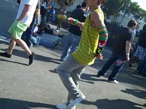 shuffling at EDC 2010
