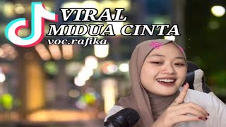 Download lagu Midua Cinta, rafika versi live karaoke cover bajidor full mp3
