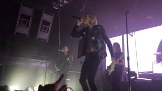 The Neighbourhood - R.I.P. 2 My Youth [LIVE]