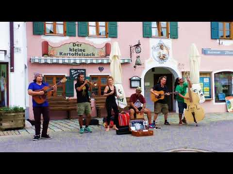 Straßenmusiker in Mittenwald im Mai 2016