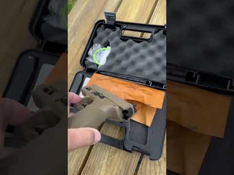 Who’s carrying the SMITH & WESSON M&P®9 M2.0™ FDE w/ TRUGLO® TFX™ SIGHTS 9MM!