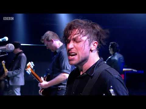 Glastonbury 2011 Queens of the Stone Age