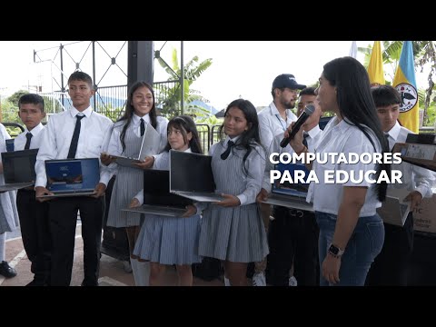 Computadores para estudiantes en Yacopí: un paso histórico hacia la conectividad | Enlace Trece