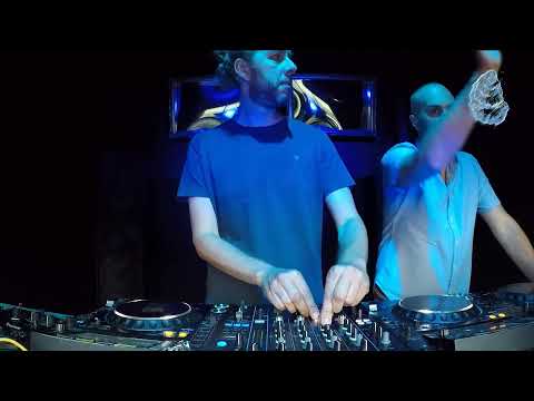 The Blue Oyster: Last Robots / 01.08 / 19 - 20