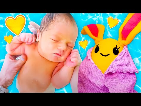 Мама для Лаки — купаем малышей! 👶🐰🧼🛁 Игры для детей в дочки матери Капуки Кануки