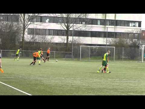 2 april '16 Brederodes C1 - VV De Meern C2 com 4-0 Weer een goede redding Marnix