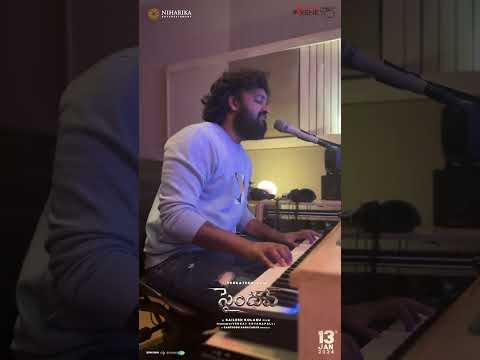 Director Sailesh Kolanu Can’t Stop Grooving to the Melodious #BujjiKondave From #SAINDHAV ❤️