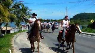 preview picture of video 'Cavalgada de São Jorge sai da Divinéia e passa pelo Boqueirão rumo ao Espraiado'