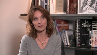 Séries - Alix Poisson, portrait en séries video