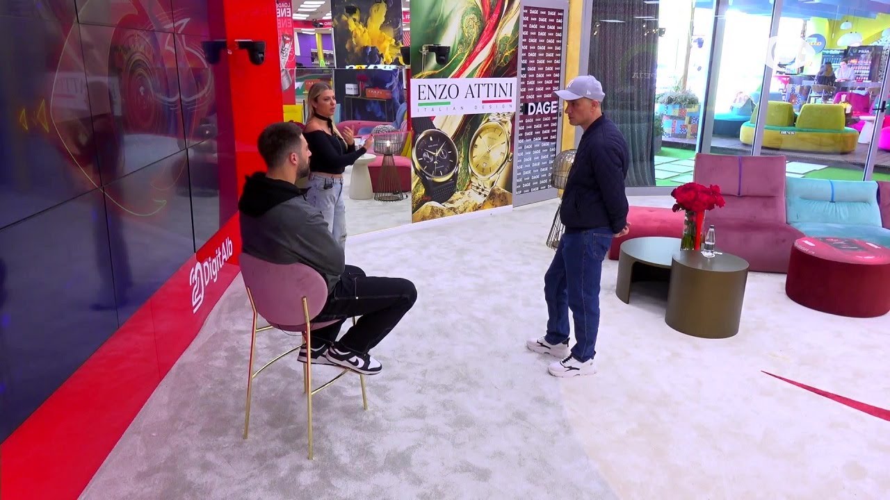 Rikja dhe Meritoni diskutojnë për skenën e tyre në ‘talent show’, Jetmiri i këshillon