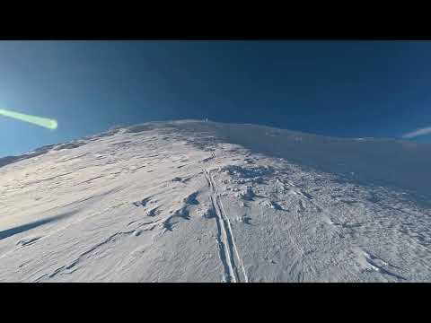 Tra il Rifugio Sebastiani e la Cima Orientale del Costone (27/12/2024).
