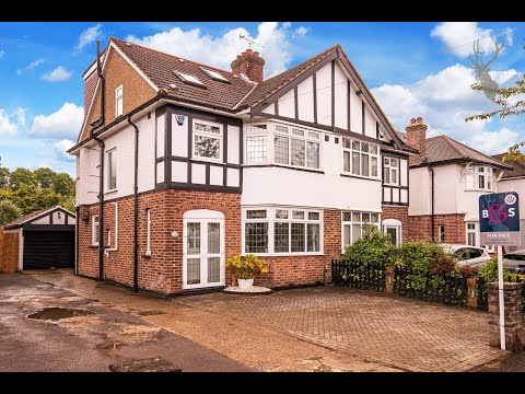 Substantial four bedroom family home for sale in North Chingford - £800,000