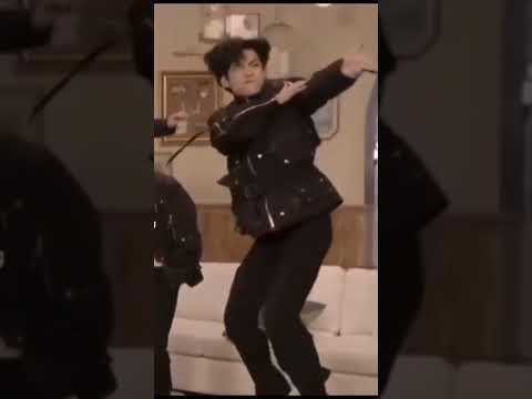 oma v jump and his reaction 😱😱