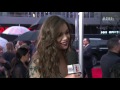 Hailee Steinfeld Red Carpet Interview AMAs 2016