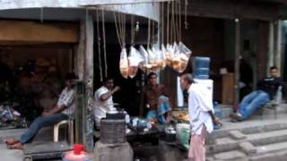 preview picture of video 'Dhaka Bangladesh, view from rikshaw.'