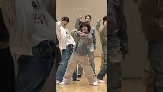 Download lagu [WOOZI FOCUS] The CUTEST video in the world. 'God of Music' Dance Practice WOOZI Focus mp3