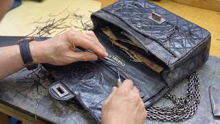 Download lagu How 20 Year Old CHANEL is Reborn as Brand New. Insane Luxury Bag Restoration mp3
