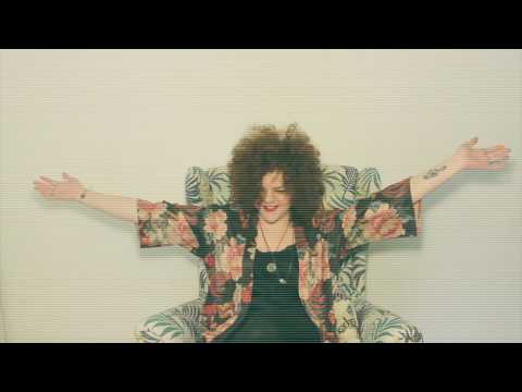 A Maggio ( Backstage ) - Debora Pagano