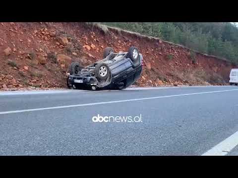 Mjeti del nga rruga, humb jetën shoferi, plagosen tre kushërinjtë | ABC News Albania