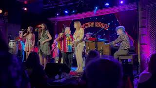 Rockit&#39;s Groovin&#39; featuring Eddie Brigati performing &quot;Carry Me Back&quot; by The Rascals