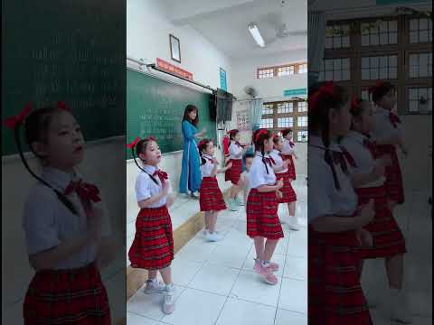 Lần đầu tiên Suti cùng các bạn đại diện trường đi thi cấp Huyện và cái kết rồi bỡ ngỡ dữ chưa Su ?