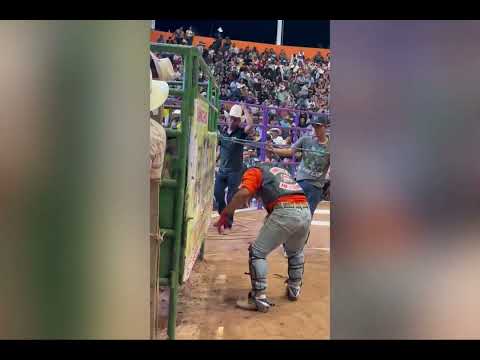 Rancho El Trébol 🍀 en la Feria Tecomatlan 2026 #jaripeo  🐂