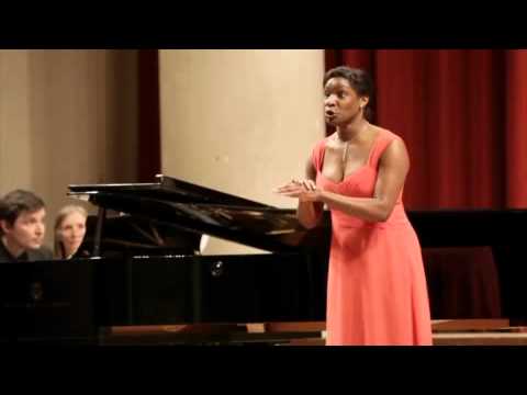 Elizabeth Llewellyn: GOUNOD Ah! je ris de me voir (Faust)