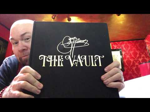 My VAULT from Gene Simmons arrived! UNBOXING!