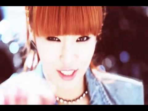Junhyung-Hyunah rapping 'HUH'