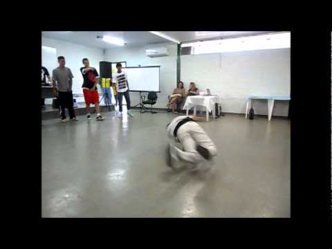 B boy Klesio - Apresentação CRAS