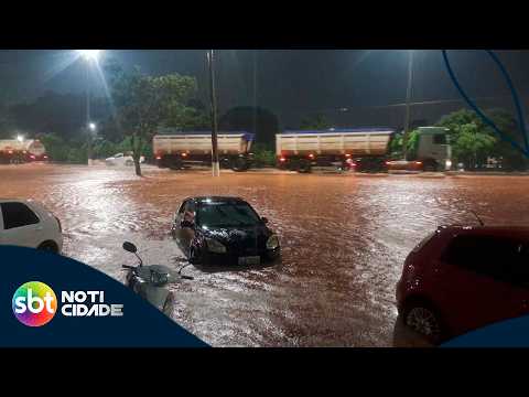 Chuva intensa causa alagamentos em Campo Verde nesta quarta-feira